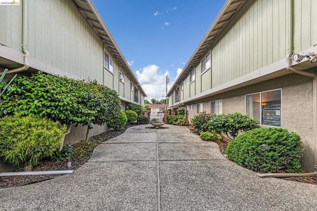 76 Oakes Blvd., San Leandro, CA 94577