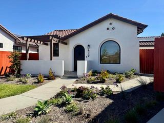 1110 W 1st Street, Oxnard, CA 93030