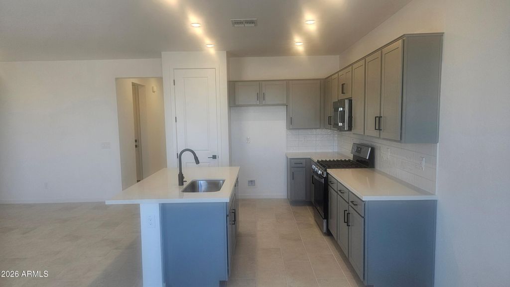25151 N 155TH Drive, Surprise, AZ 85387 — photo 5