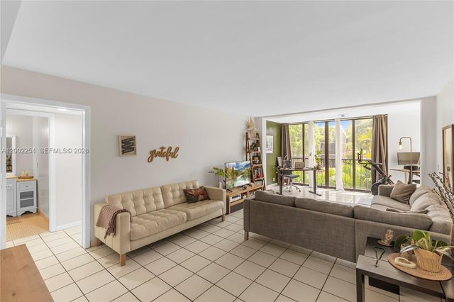 16175 Golf Club Rd 212, Weston, FL 33326