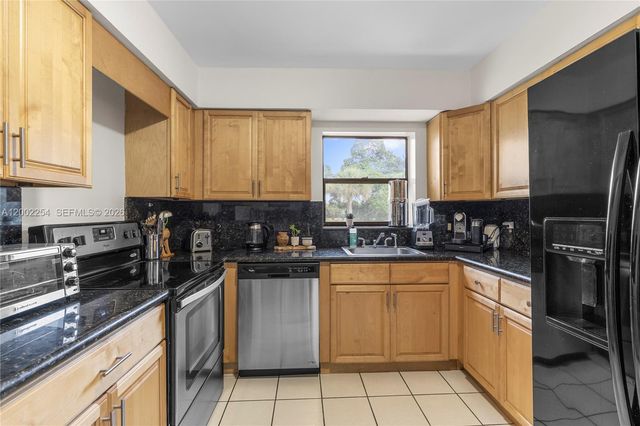 16175 Golf Club Rd 212, Weston, FL 33326