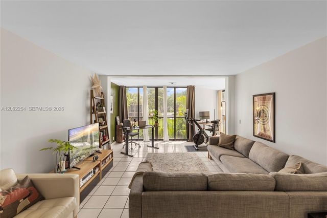 16175 Golf Club Rd 212, Weston, FL 33326