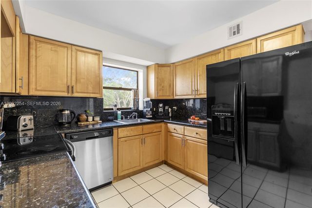 16175 Golf Club Rd 212, Weston, FL 33326