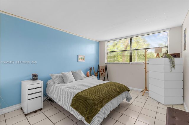 16175 Golf Club Rd 212, Weston, FL 33326