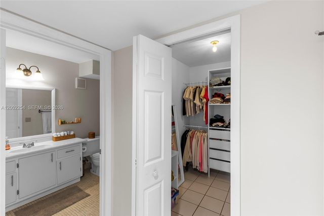 16175 Golf Club Rd 212, Weston, FL 33326