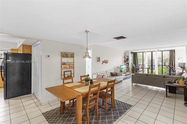 16175 Golf Club Rd 212, Weston, FL 33326