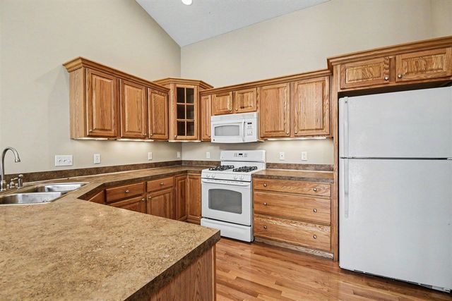 6589 Gracepoint Drive 77, Caledonia, MI 49316