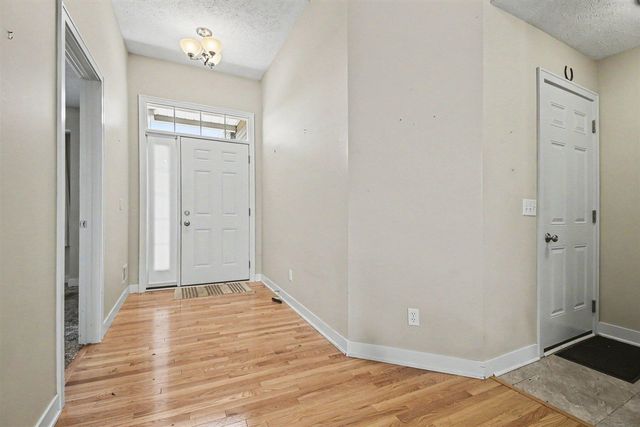 6589 Gracepoint Drive 77, Caledonia, MI 49316