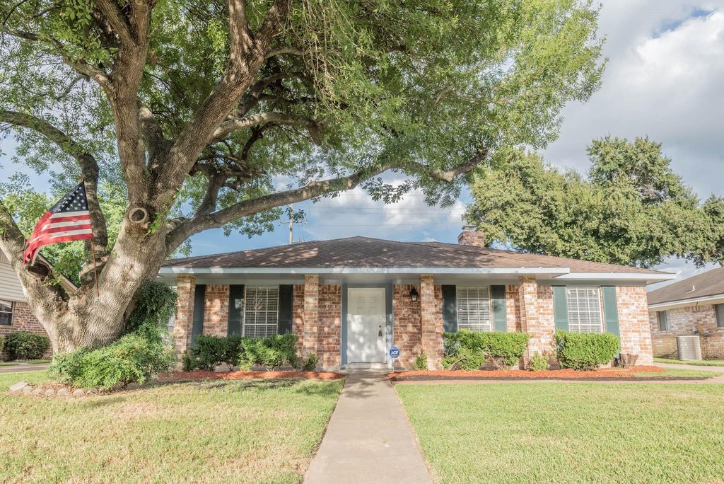 423 Gentilly Drive, Katy, TX 77450