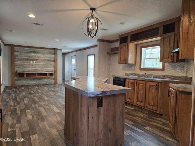 12319 Suncrest Drive, Fountain, FL 32438