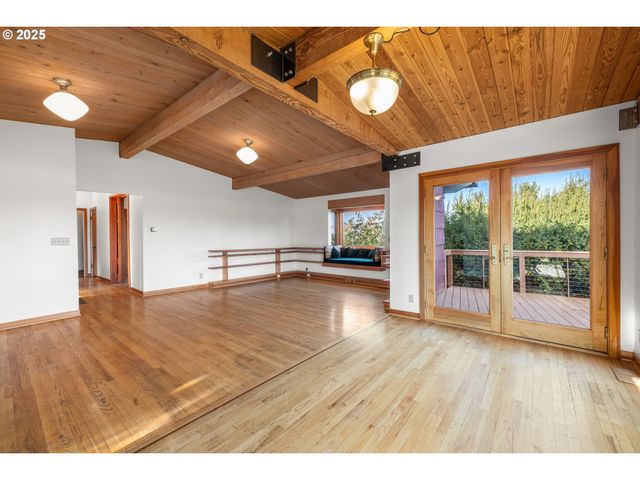 2705 Nw PETTYGROVE St, Portland, OR 97210