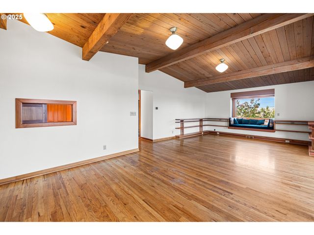 2705 Nw PETTYGROVE St, Portland, OR 97210