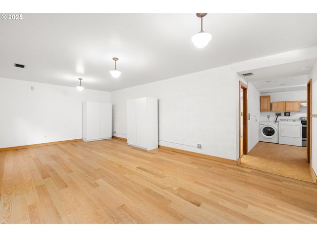 2705 Nw PETTYGROVE St, Portland, OR 97210