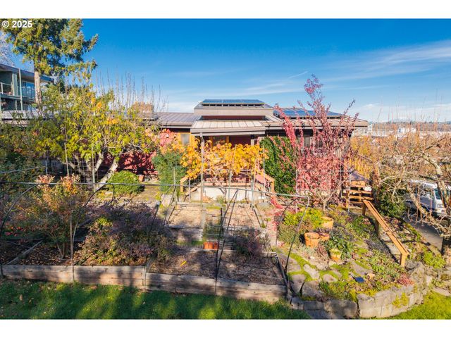 2705 Nw PETTYGROVE St, Portland, OR 97210