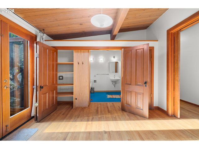 2705 Nw PETTYGROVE St, Portland, OR 97210