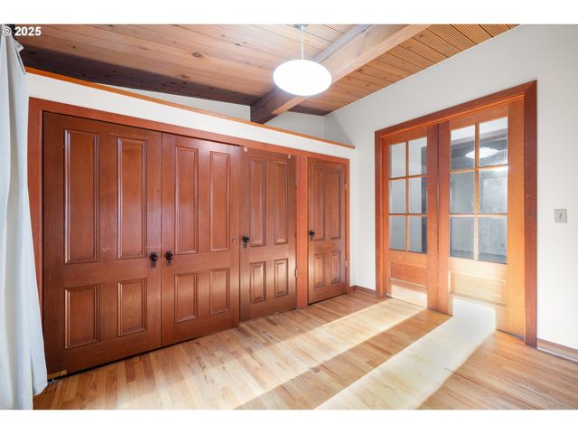 2705 Nw PETTYGROVE St, Portland, OR 97210