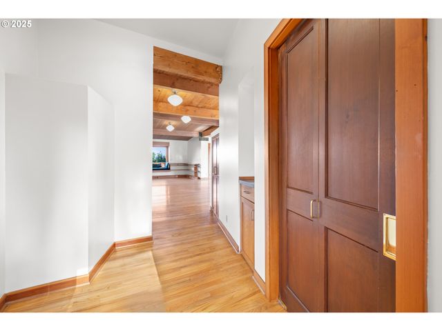 2705 Nw PETTYGROVE St, Portland, OR 97210