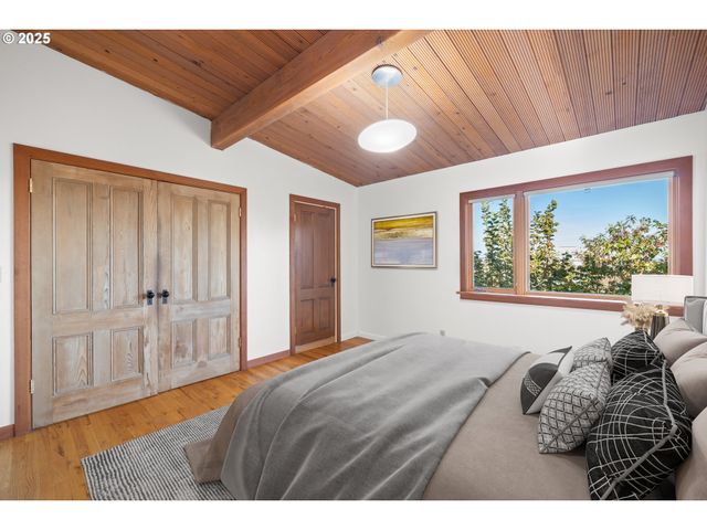 2705 Nw PETTYGROVE St, Portland, OR 97210