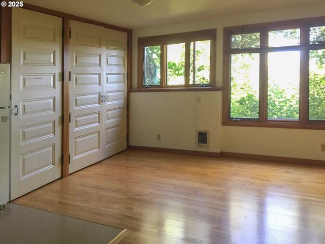 2705 Nw PETTYGROVE St, Portland, OR 97210