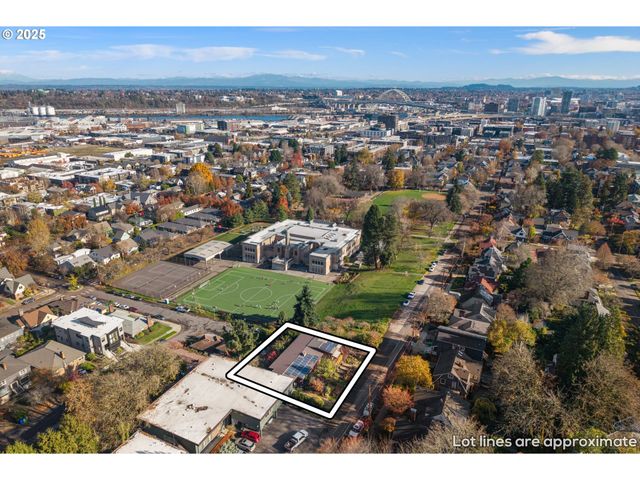 2705 Nw PETTYGROVE St, Portland, OR 97210