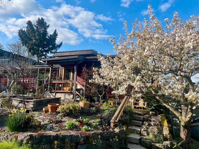 2705 Nw PETTYGROVE St, Portland, OR 97210