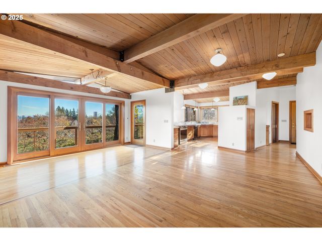 2705 Nw PETTYGROVE St, Portland, OR 97210