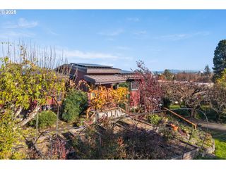 2705 Nw PETTYGROVE St, Portland, OR 97210