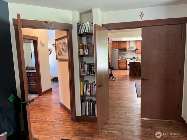 2901 S Bay Road NE, Olympia, WA 98506