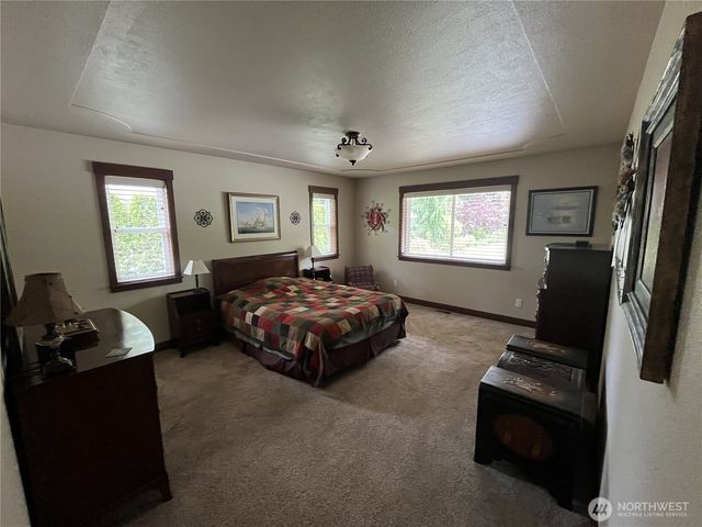2901 S Bay Road NE, Olympia, WA 98506
