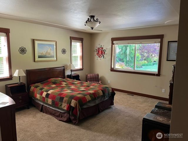 2901 S Bay Road NE, Olympia, WA 98506