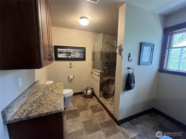 2901 S Bay Road NE, Olympia, WA 98506