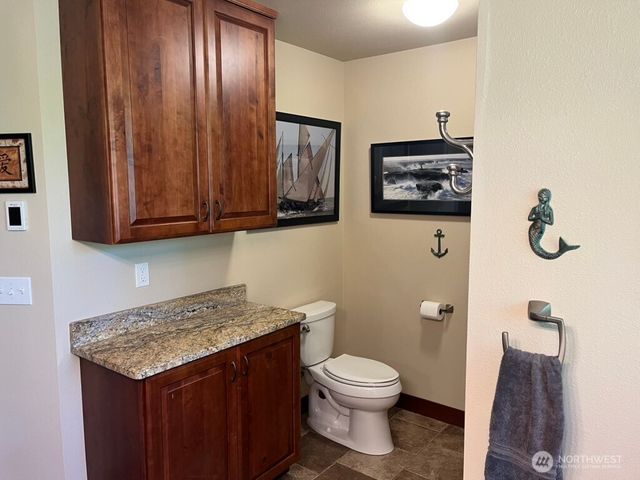 2901 S Bay Road NE, Olympia, WA 98506