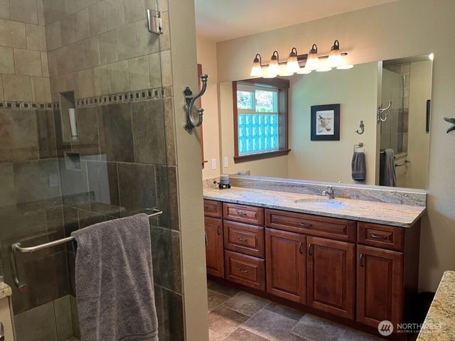 2901 S Bay Road NE, Olympia, WA 98506