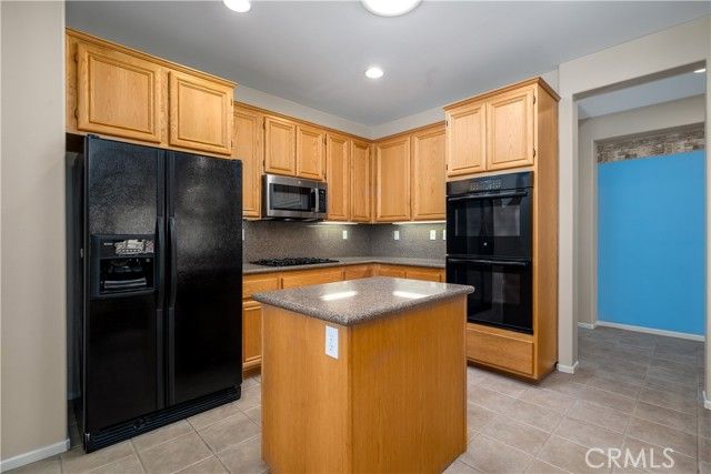 39483 Almaden Circle, Murrieta, CA 92563