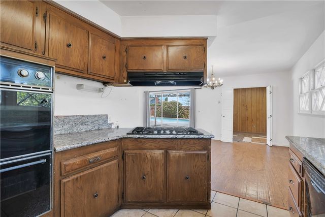 23635 Bessemer Street, Woodland Hills, CA 91367
