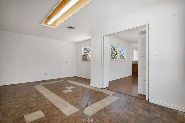 23635 Bessemer Street, Woodland Hills, CA 91367