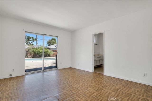 23635 Bessemer Street, Woodland Hills, CA 91367