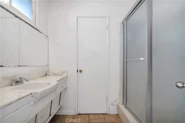 23635 Bessemer Street, Woodland Hills, CA 91367