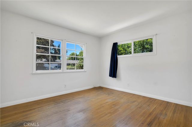 23635 Bessemer Street, Woodland Hills, CA 91367