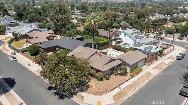 23635 Bessemer Street, Woodland Hills, CA 91367
