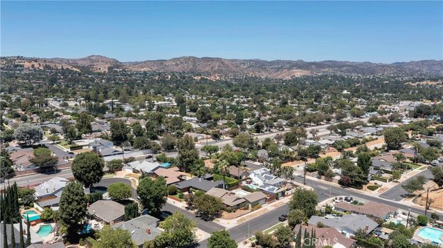 23635 Bessemer Street, Woodland Hills, CA 91367