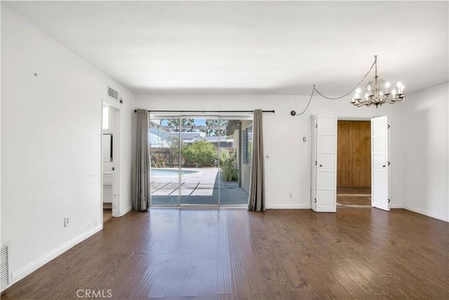 23635 Bessemer Street, Woodland Hills, CA 91367