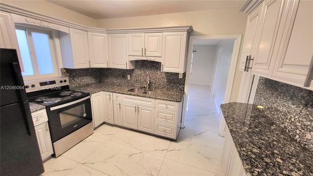720 NE 5th Street 11, Hallandale Beach, FL 33009