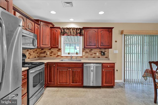 931 CAMBRIDGE DR, Manheim, PA 17545