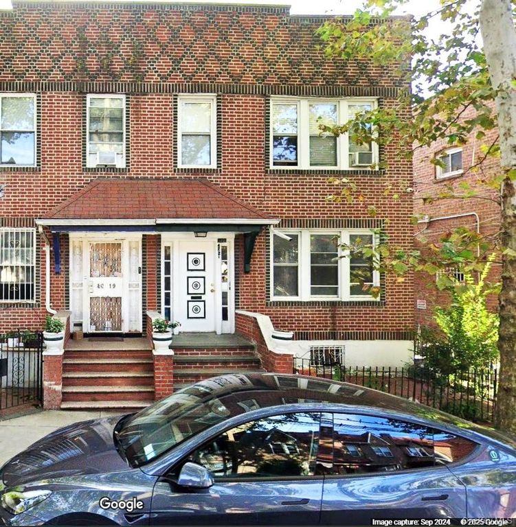 4221 64th Street 2nd FL, Woodside, NY 11377