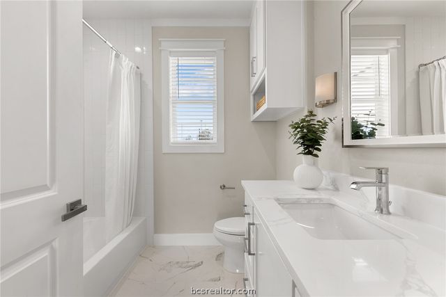 7844 Mathis Creek Drive, Bryan, TX 77808