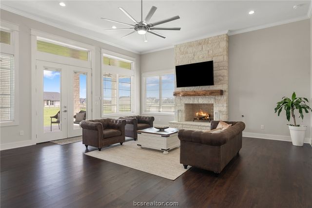 7844 Mathis Creek Drive, Bryan, TX 77808