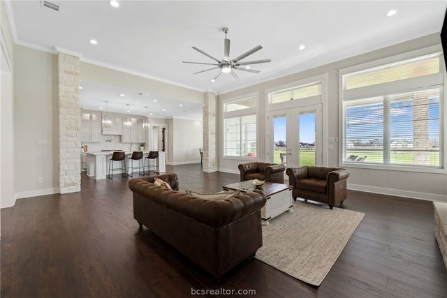 7844 Mathis Creek Drive, Bryan, TX 77808