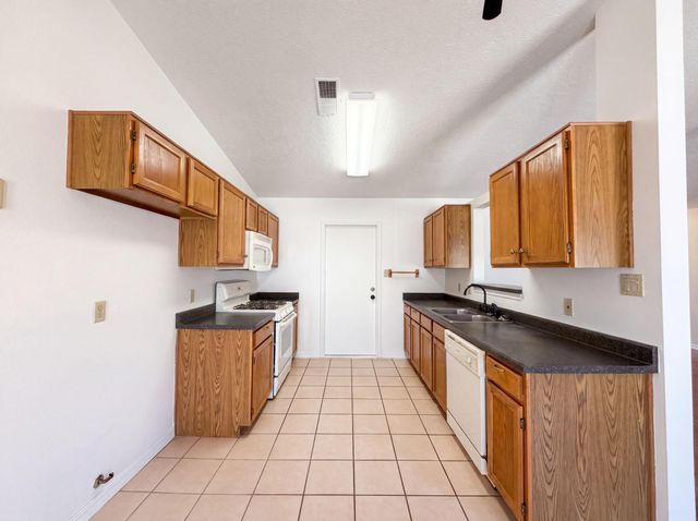 4417 Spanish Broom Court NW, Albuquerque, NM 87120