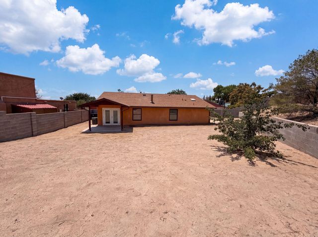 4417 Spanish Broom Court NW, Albuquerque, NM 87120